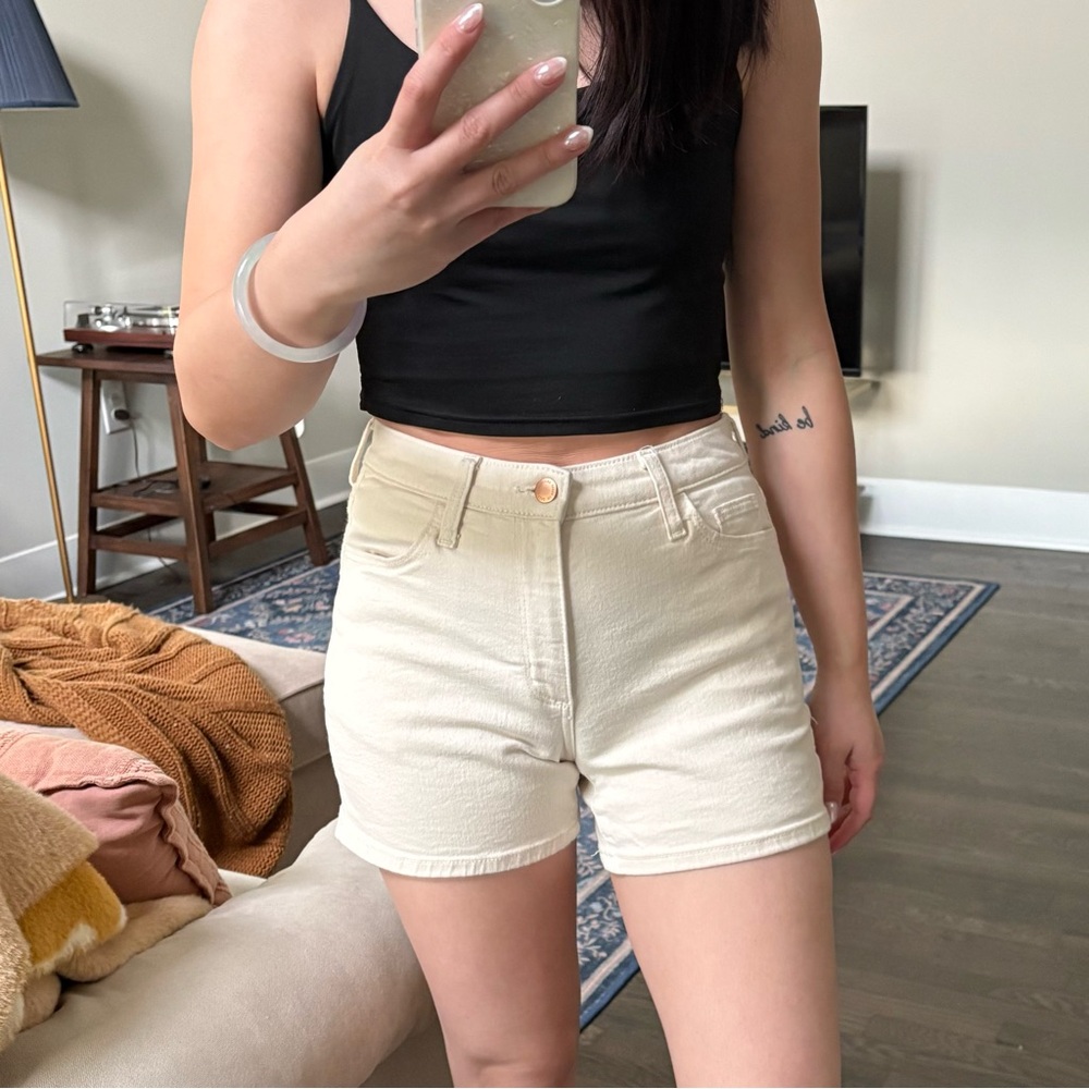 Universal Thread Cream Shorts